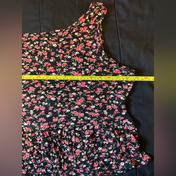 Women short sleeve flowy top - Picture 5 of 6